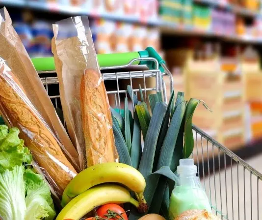 Una familia debe ganar $690.000 para no ser pobre en la Argentina