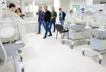 Ariel Sujarchuk recorrió las obras de ampliación del Hospital del Bicentenario