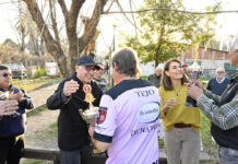 Julio Zamora participó en un homenaje a comerciantes históricos de El Talar