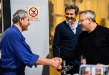 Diego Valenzuela recorrió Campana y Escobar en su camino por la Primera Sección Electoral